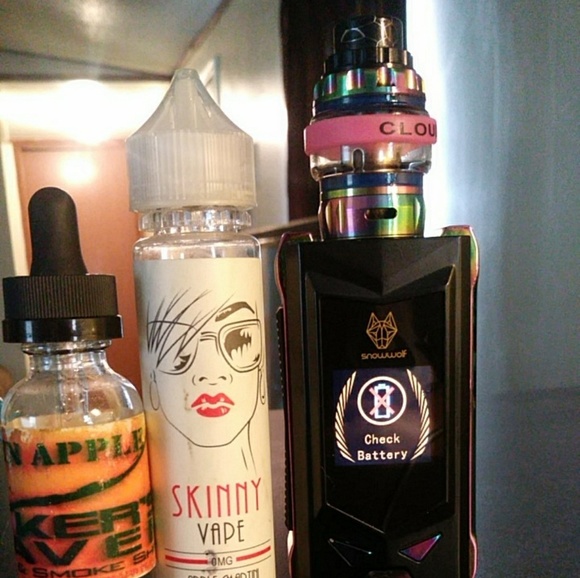 Snow wolf - Picture 2 of 3